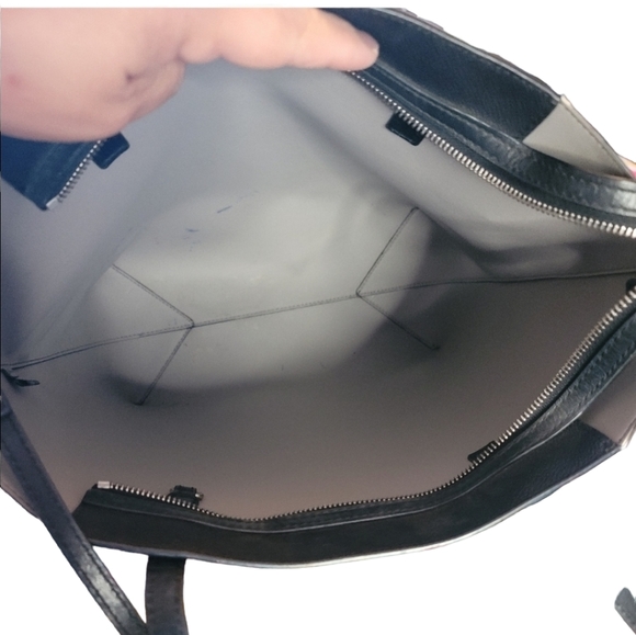 Micheal Kors Crossbody/Tote - Picture 6 of 13